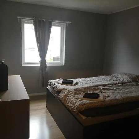 All Inclusive Bed & Breakfast In Brand New Apartment דירה *
