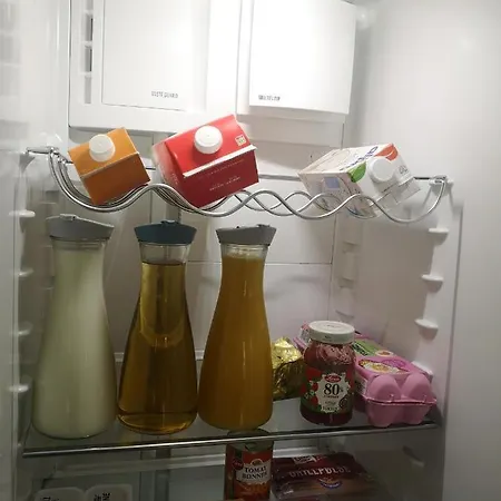 All Inclusive Bed & Breakfast In Brand New Apartment Lägenhet *